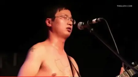 李志早期现场，半裸上身演唱《和你在一起》口哨堪称经典